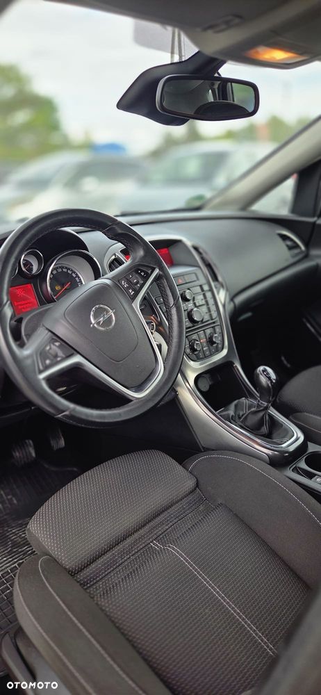 Opel Astra 1.6 T Cosmo - 26