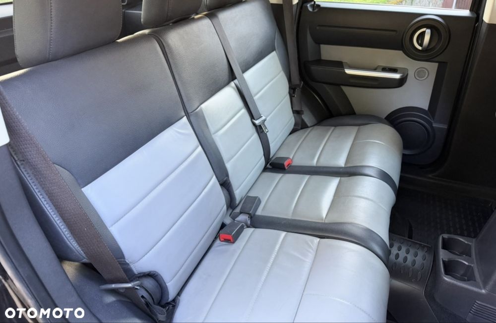 Dodge Nitro - 6