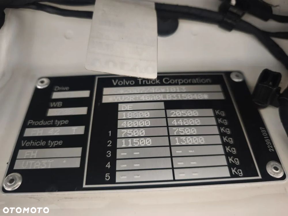 Volvo FH 500 / CAŁE NA PODUCHACH /TELEWIZOR/ACC /  KLIMA POSTOJOWA / XENON / NAVIGACJA / Z NIEMIEC - 37