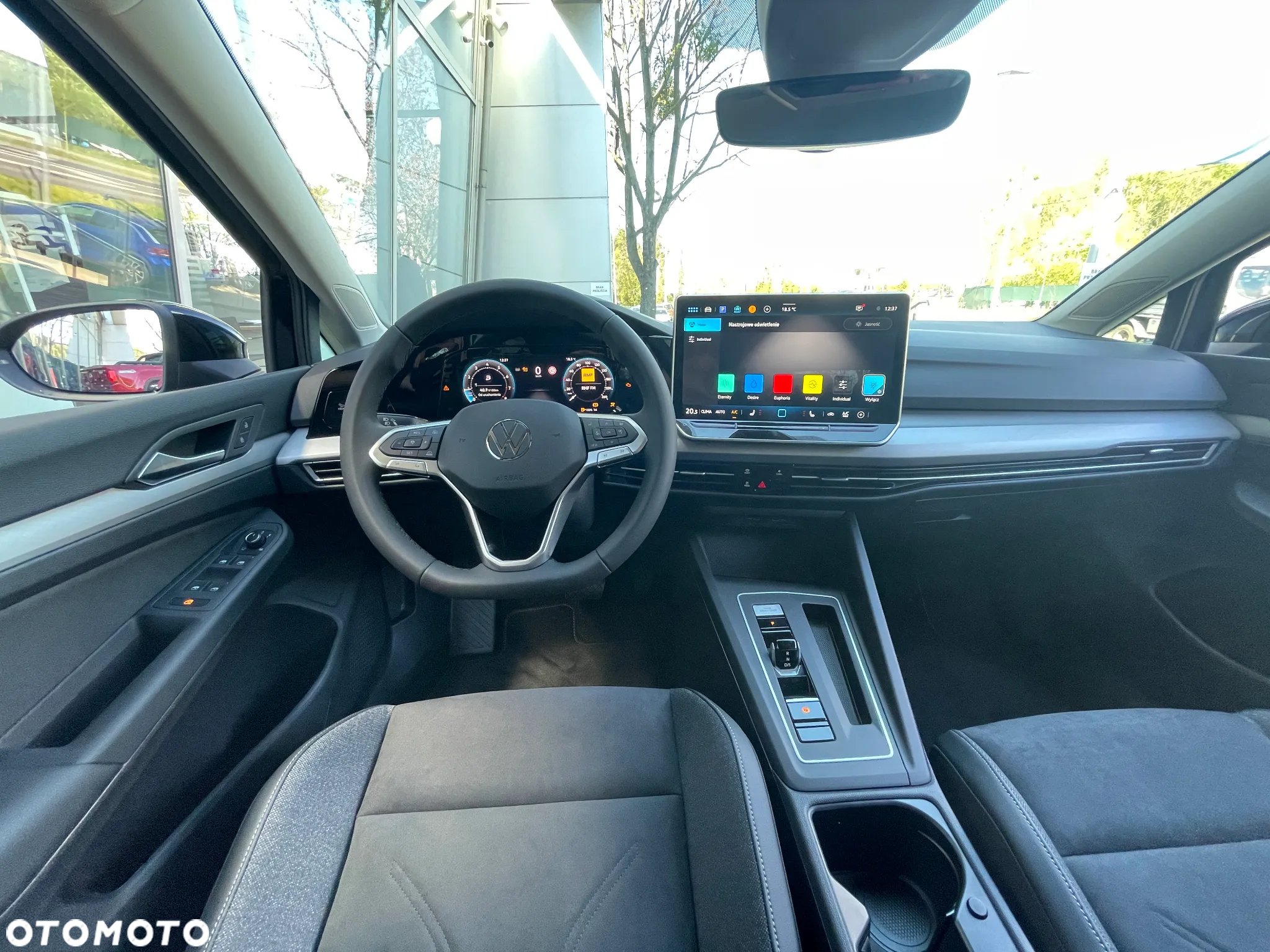 Volkswagen Golf - 10