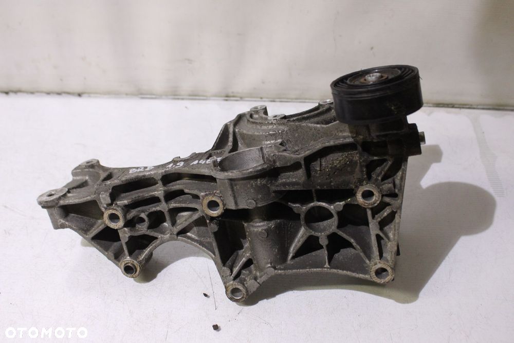 ŁAPA ALTERNATORA AUDI A4 B7  038903143D - 3