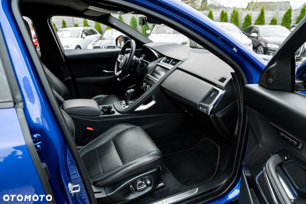 Jaguar E-Pace D240 AWD R-Dynamic S - 24