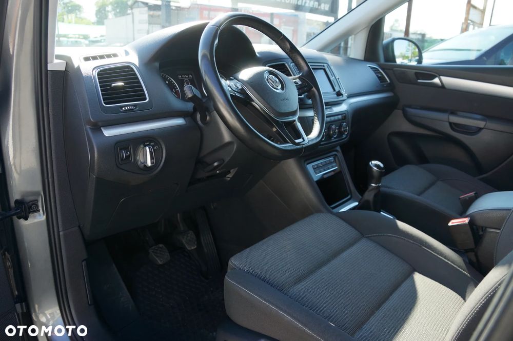Volkswagen Sharan 2.0 TDI 4MOTION (BlueMotion Technology) Highline - 23