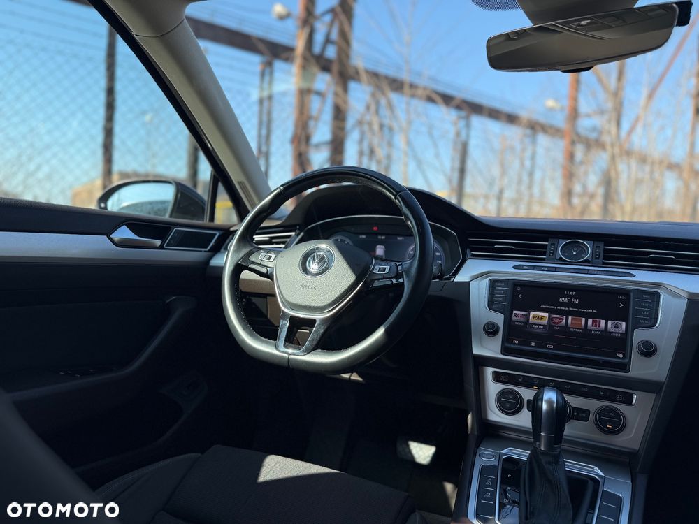 Volkswagen Passat - 9