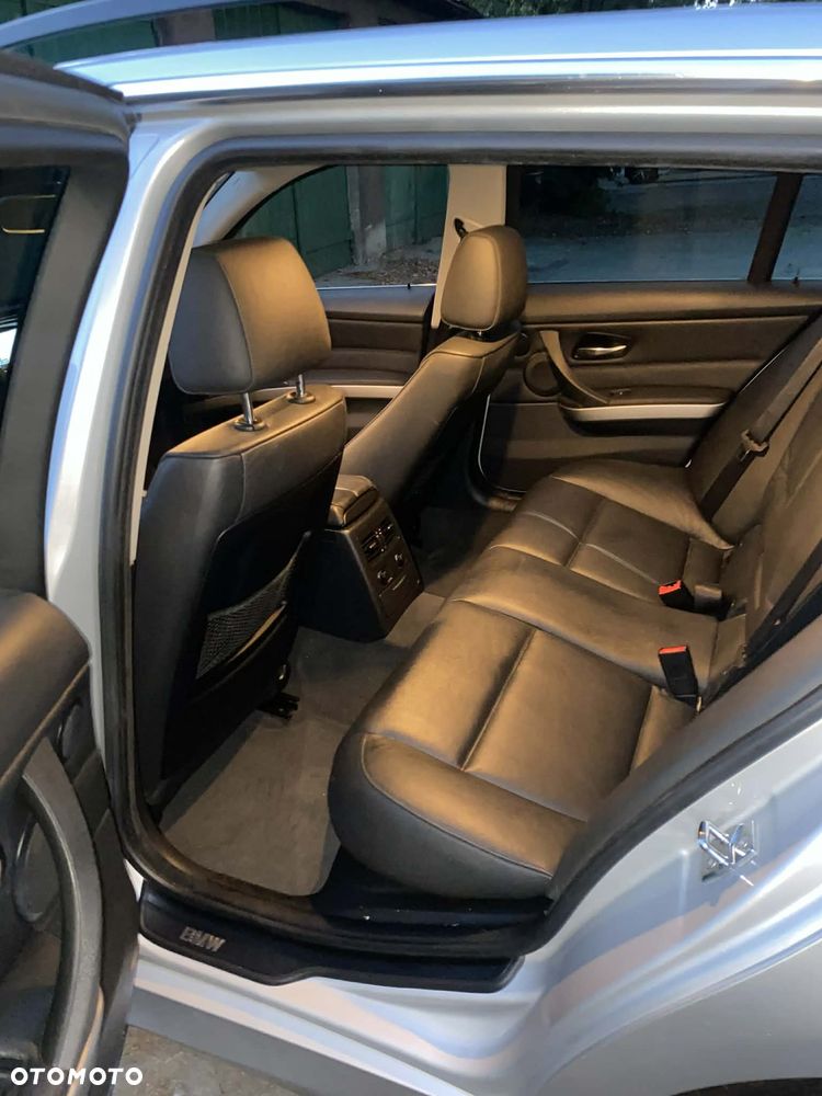 BMW Seria 3 325i - 10