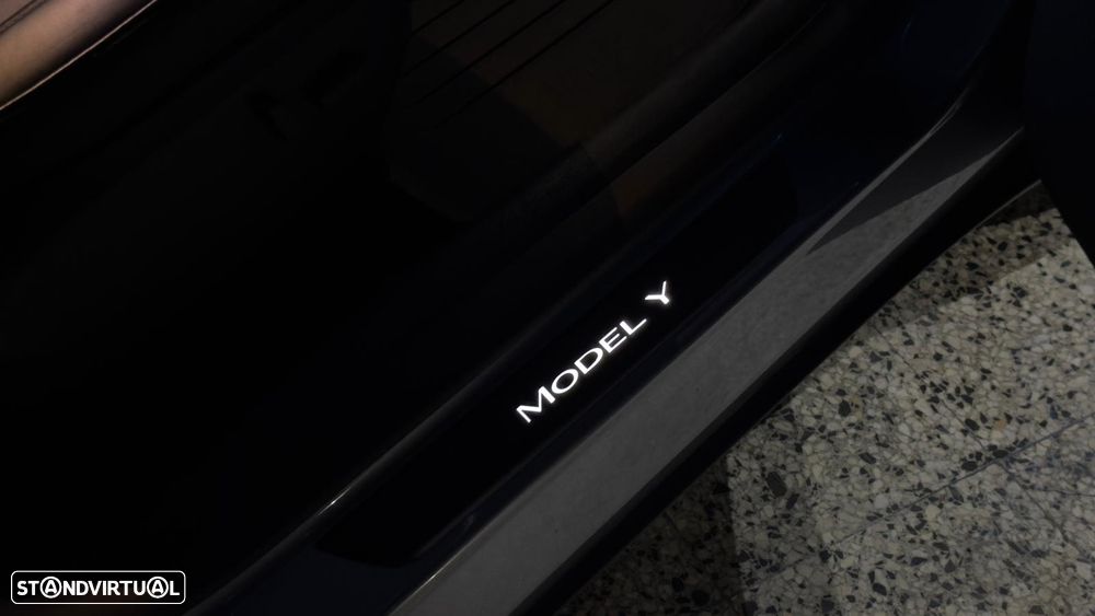 Tesla Model Y Long Range Tração Integral - 33