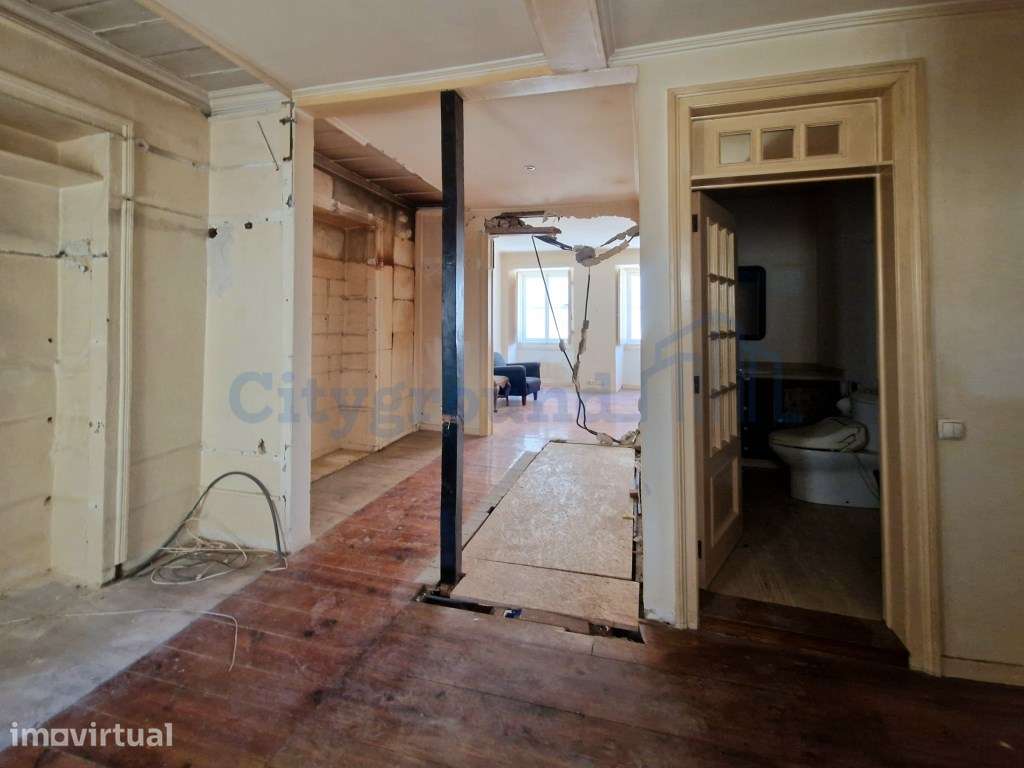 Apartamento T1 no Príncipe Real para reabilitar a seu gosto - Grande imagem: 4/9