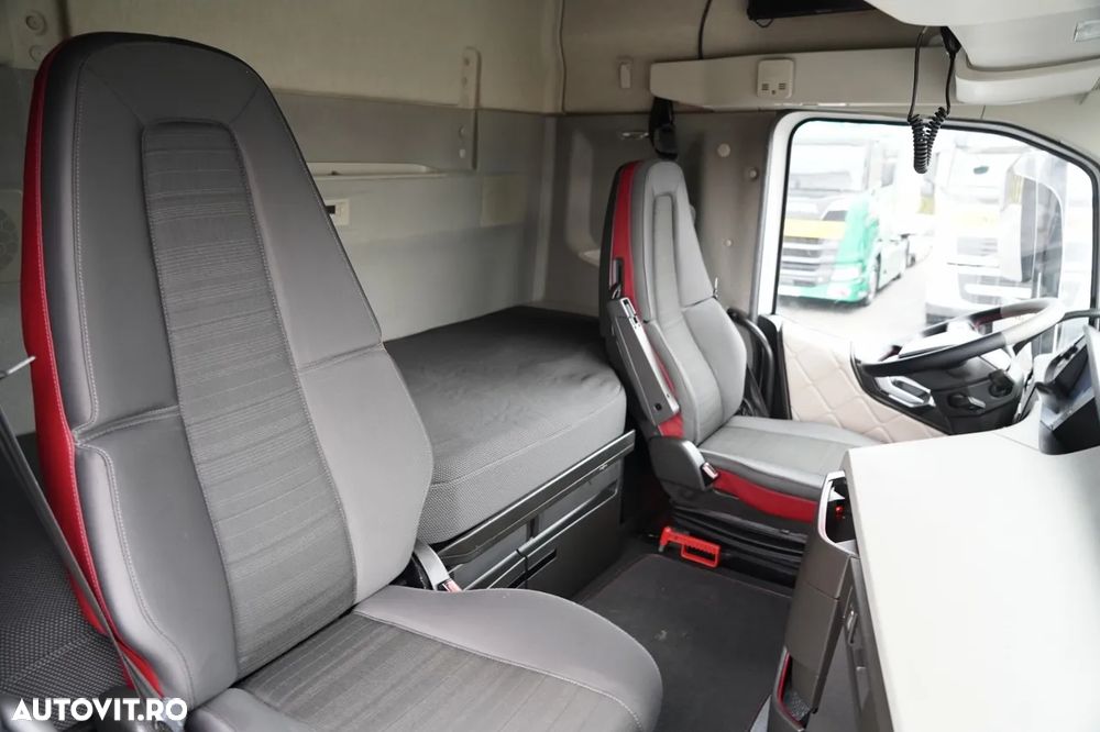 Volvo FH 500 / SOLOWKA / 6X2 / MEGA / PUNTE RIDICATĂ / TV - 34