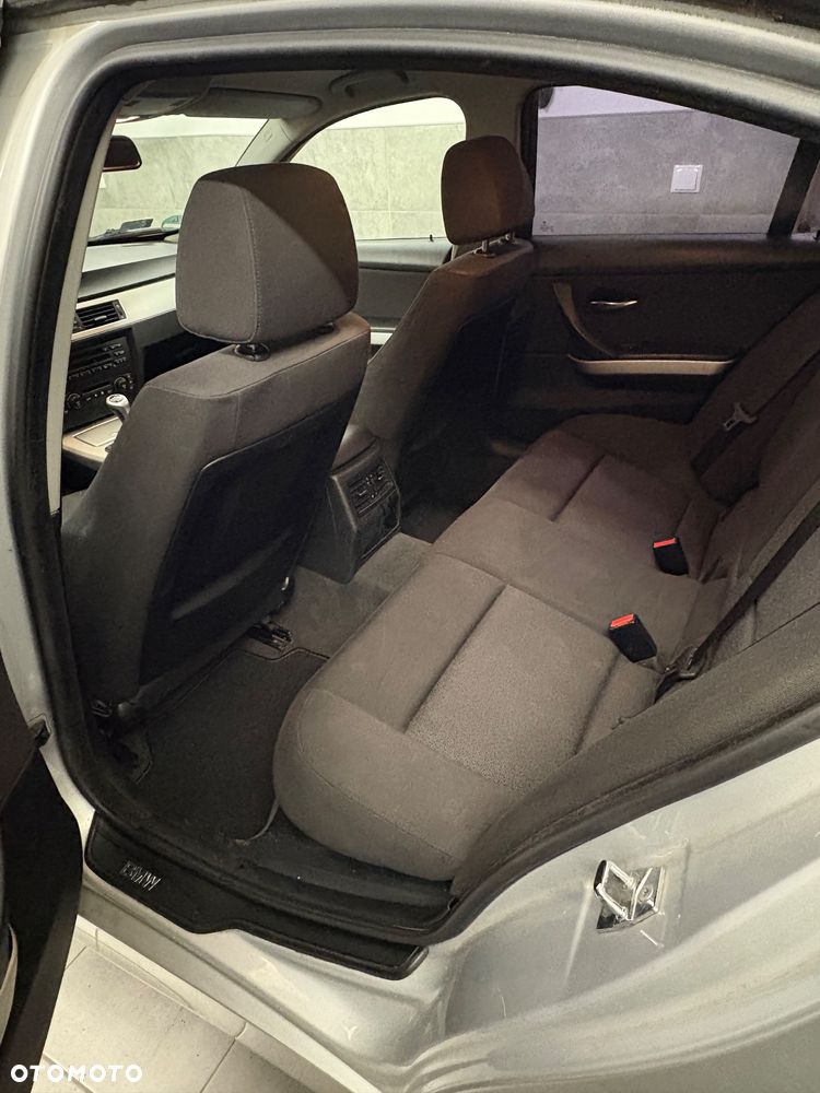 BMW Seria 3 320i - 12
