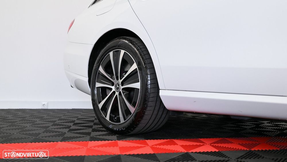 Mercedes-Benz E 300 de 4Matic T 9G-TRONIC Avantgarde - 14