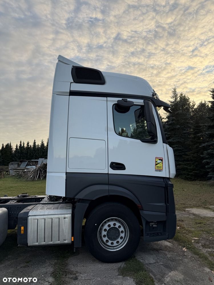 Mercedes-Benz ACTROS - 8