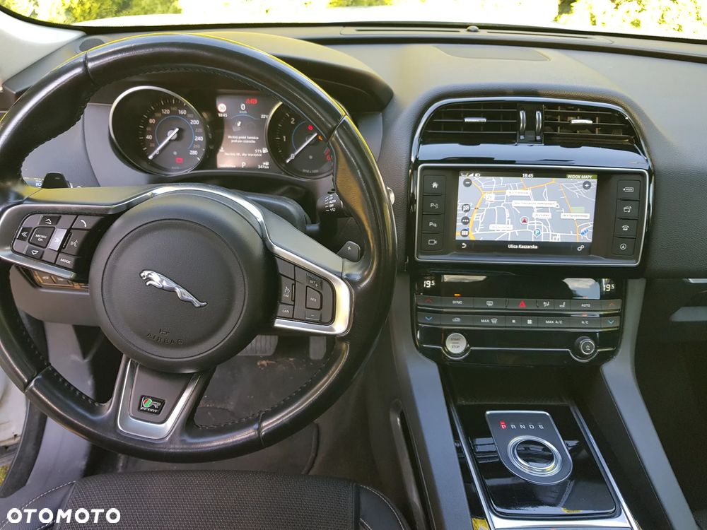 Jaguar F-Pace 3.0 TDV6 AWD R-Sport - 14