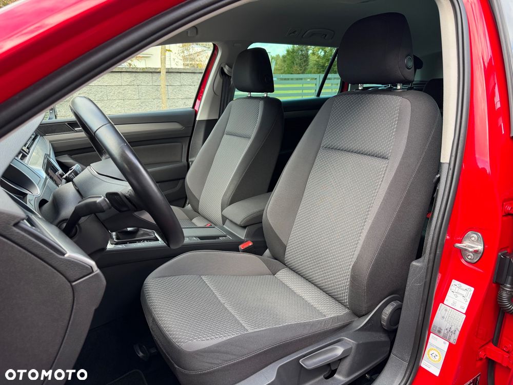 Volkswagen Passat 2.0 TDI SCR DSG Business - 25