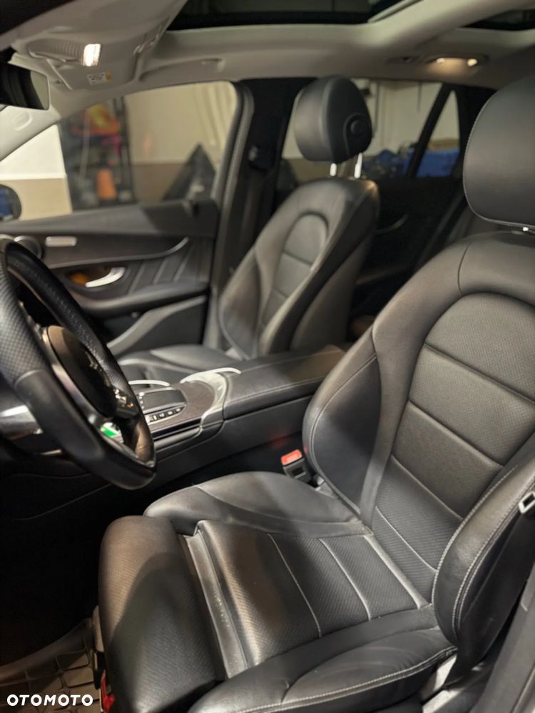 Mercedes-Benz GLC 200 4Matic 9G-TRONIC AMG Line - 13