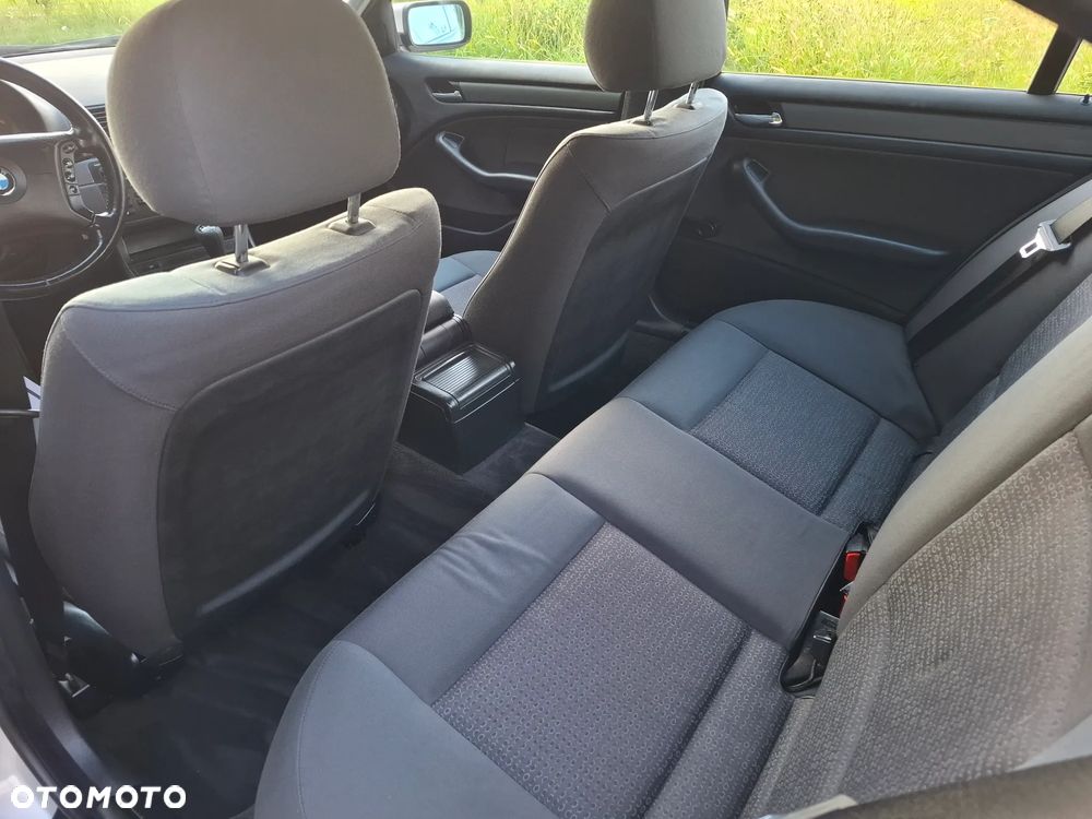 BMW Seria 3 318i Edition Exclusive - 12