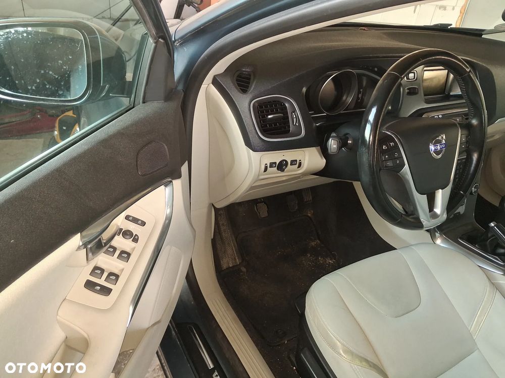 Volvo V40 D3 - 10