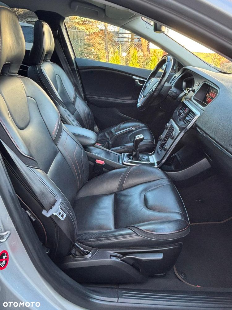 Volvo V40 D4 Drive-E Ocean Race - 15