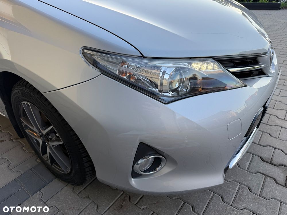 Toyota Auris 1.6 Premium Comfort - 39