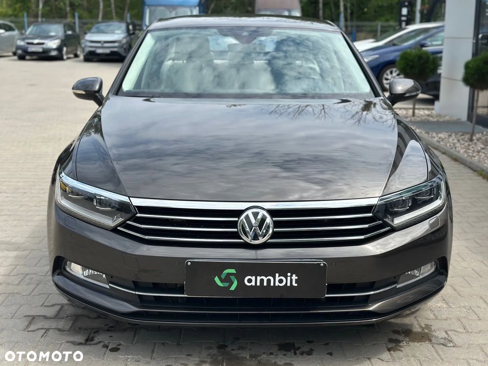 Volkswagen Passat - 2
