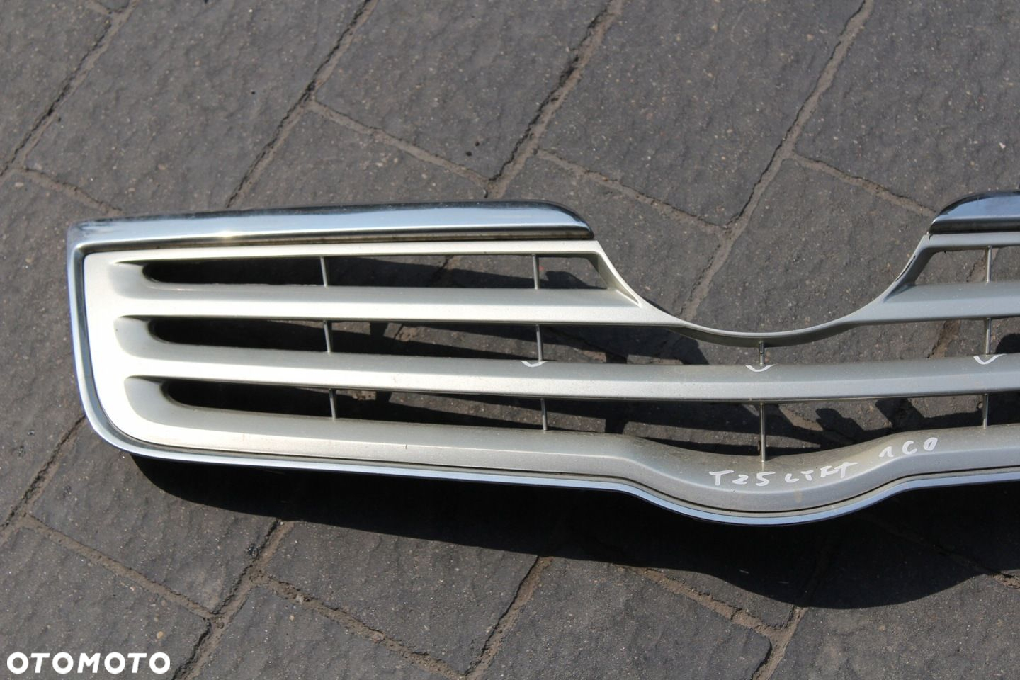 ATRAPA ZDERZAKA GRILL TOYOTA AVENSIS T25 LIFT KOLOR 1C0 53114-05070 - 2