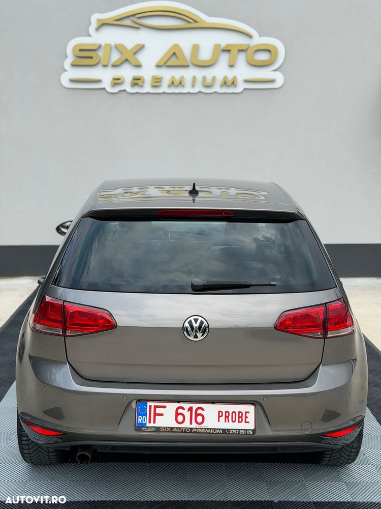 Volkswagen Golf 1.6 TDI DPF DSG BlueMotion Technology Comfortline - 21