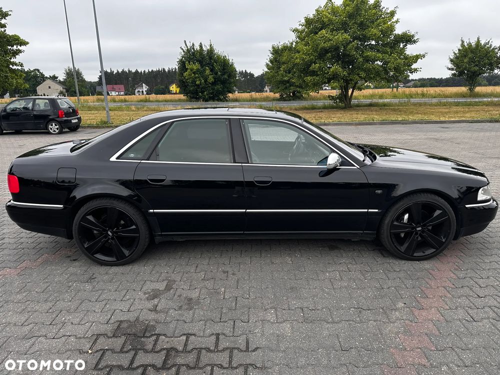 Audi A8 - 8