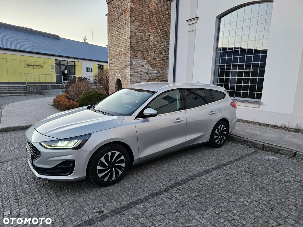 Ford Focus 1.0 EcoBoost Hybrid TITANIUM STYLE - 2