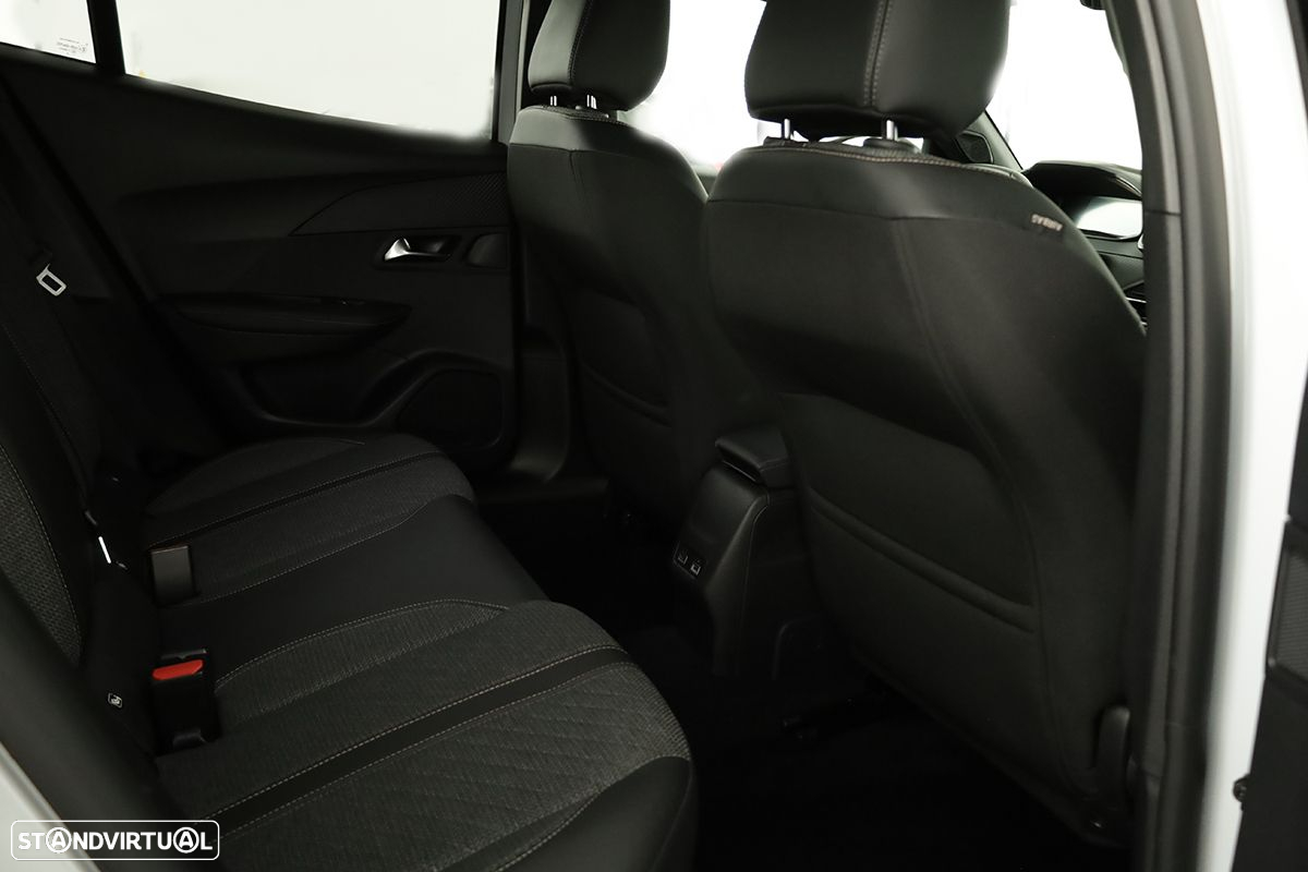 Peugeot 2008 1.2 PureTech Allure - 21