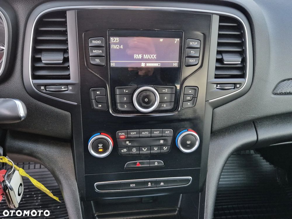 Renault Megane ENERGY TCe 100 LIMITED - 8