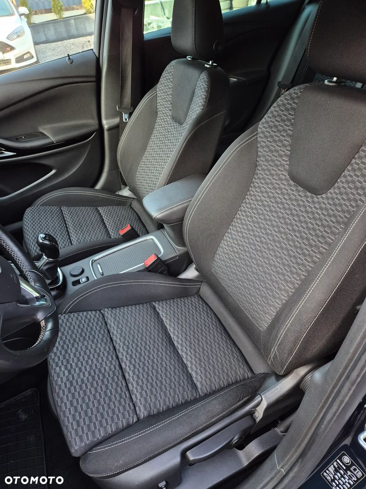 Opel Astra 1.6 D (CDTI) Start/Stop Dynamic - 9