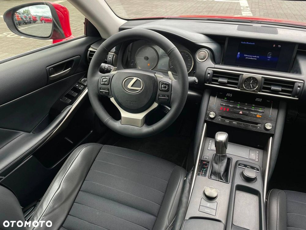 Lexus IS - 13