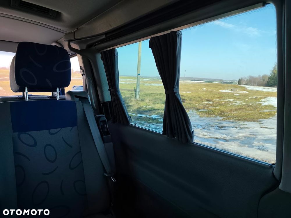 Volkswagen Multivan - 30