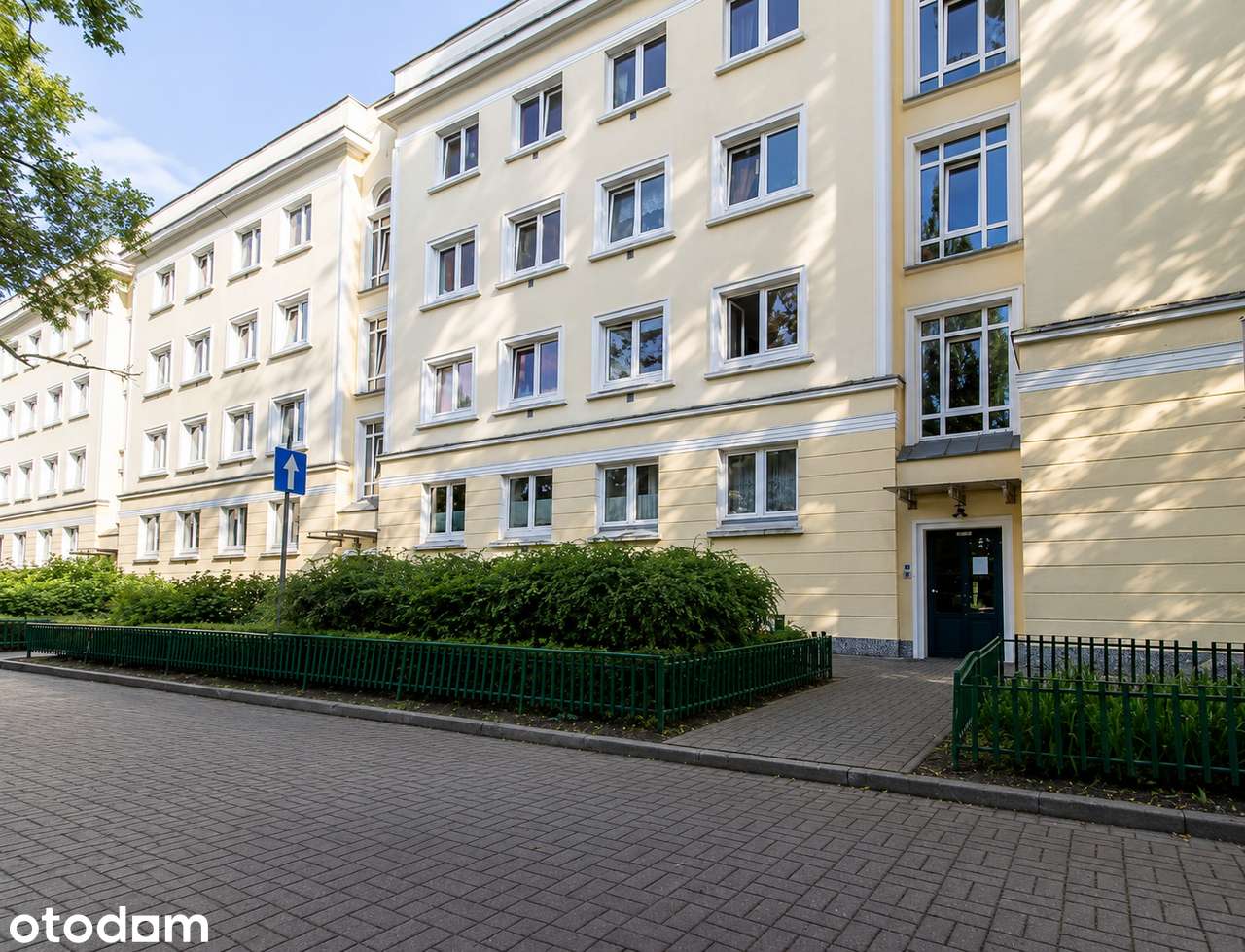 Kamienica | wysokie sufity | 21,8m2 | piwnica |