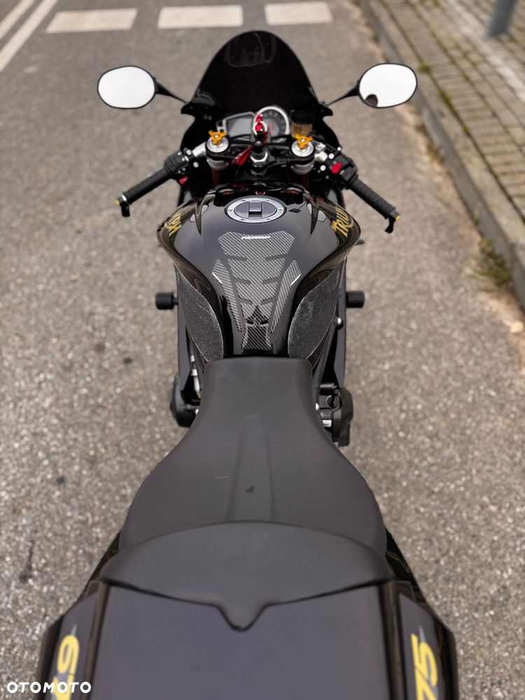 Triumph Daytona - 17