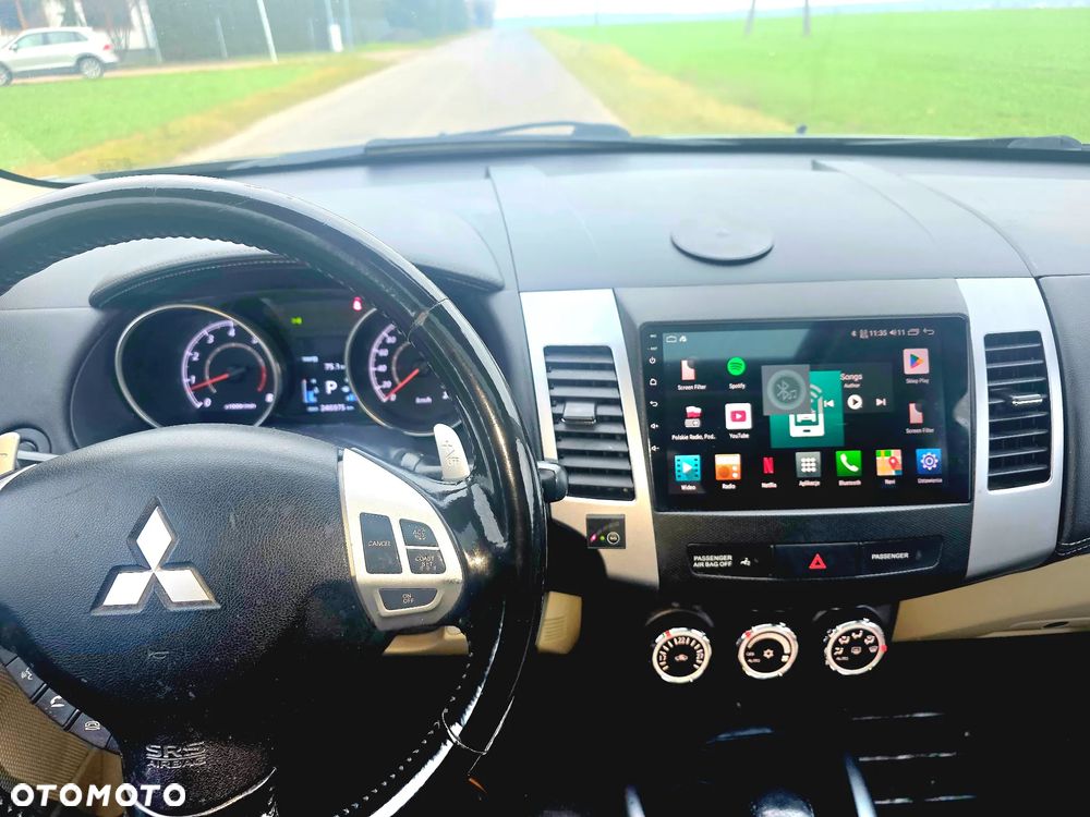 Mitsubishi Outlander 2.4 Instyle NAVI EU5 CVT - 13