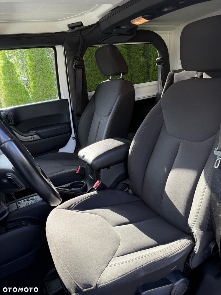 Jeep Wrangler - 10