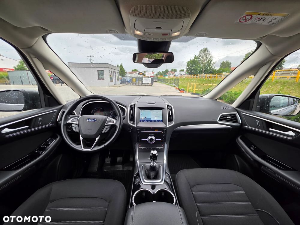 Ford Galaxy - 12