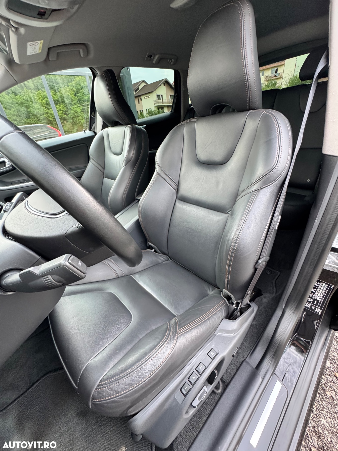 Volvo XC 60 D5 AWD Geartronic Summum - 34