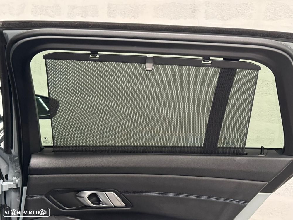 BMW 330 e Touring Pack M Auto - 50