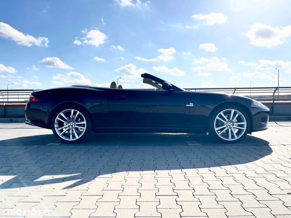 Jaguar XK - 4