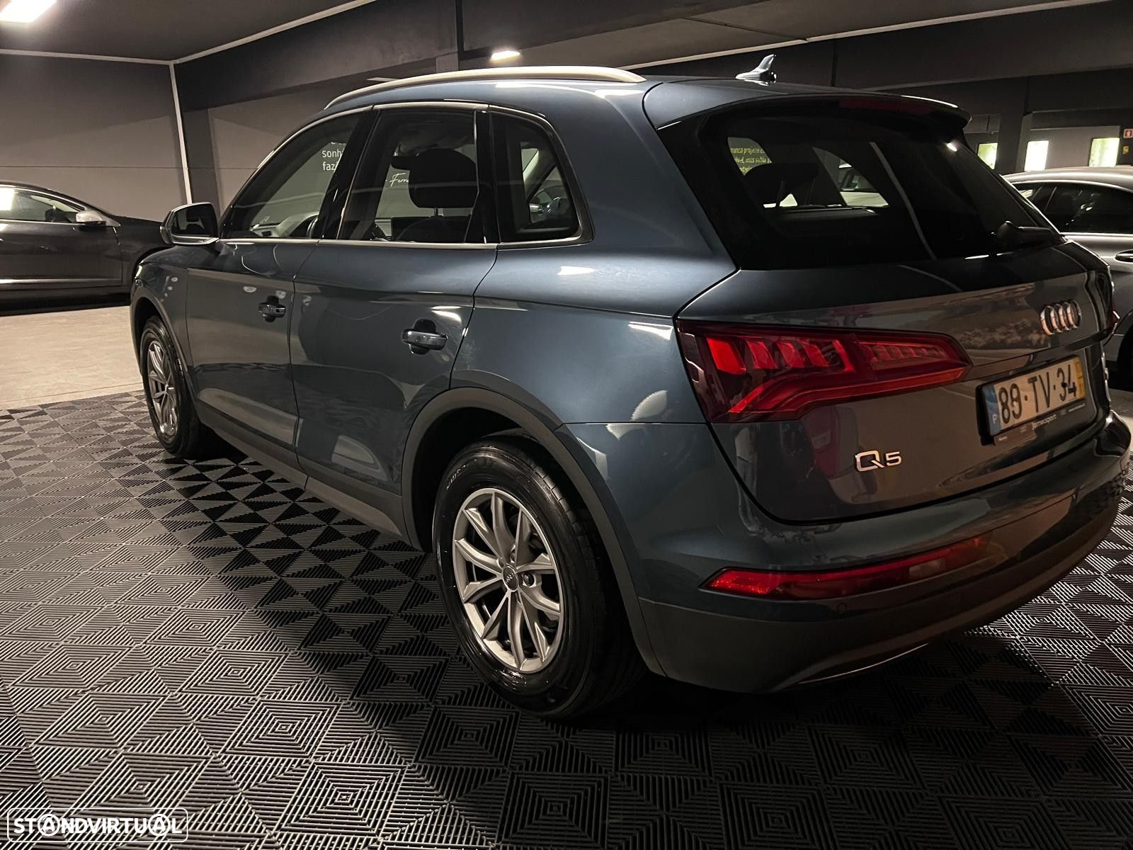 Audi Q5 2.0 TDi Business Line - 4