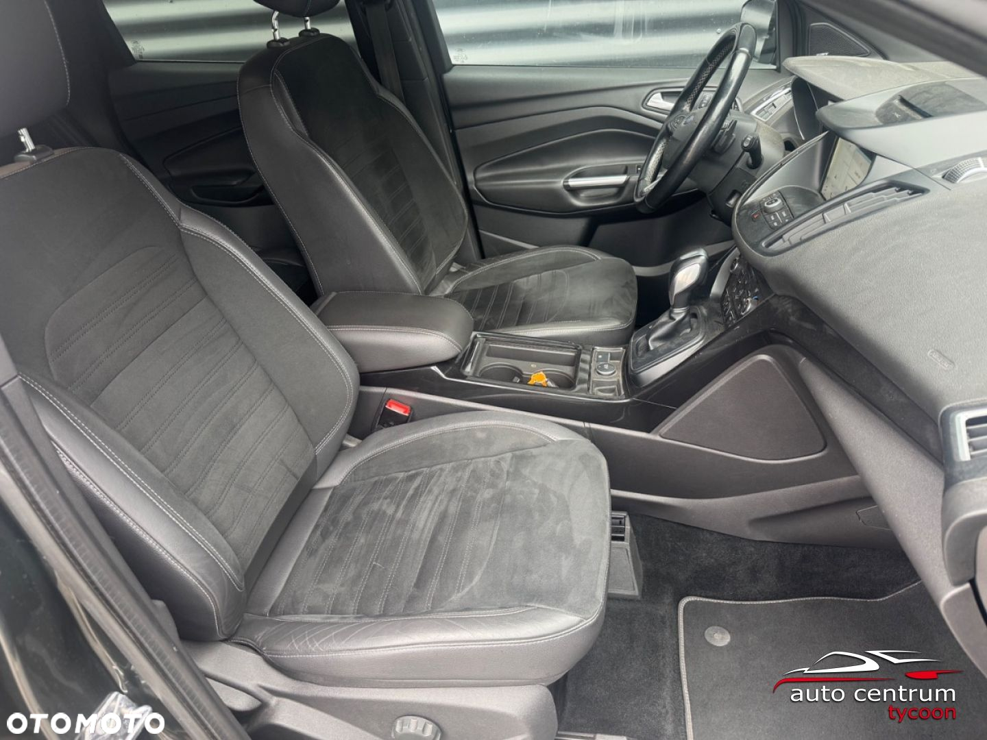 Ford Kuga - 12