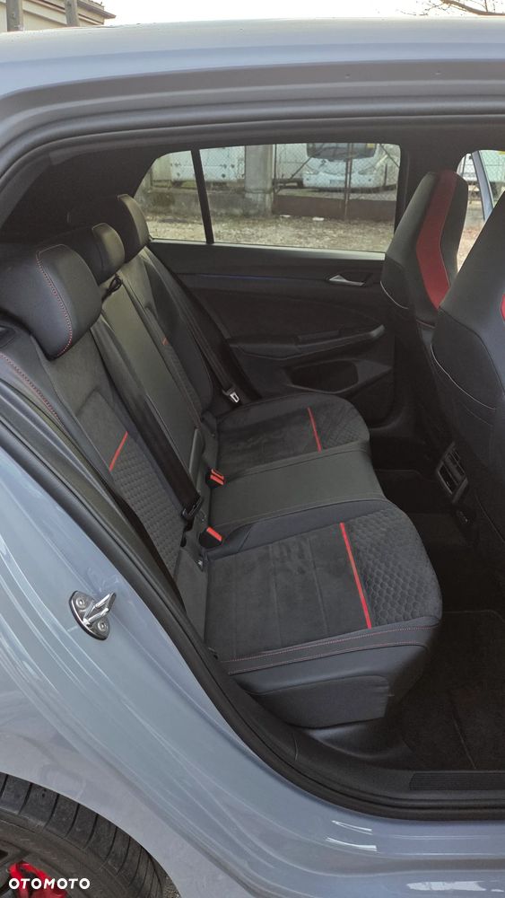Volkswagen Golf - 22