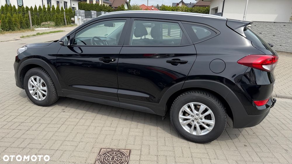 Hyundai Tucson 1.7 CRDI BlueDrive Style 2WD - 11