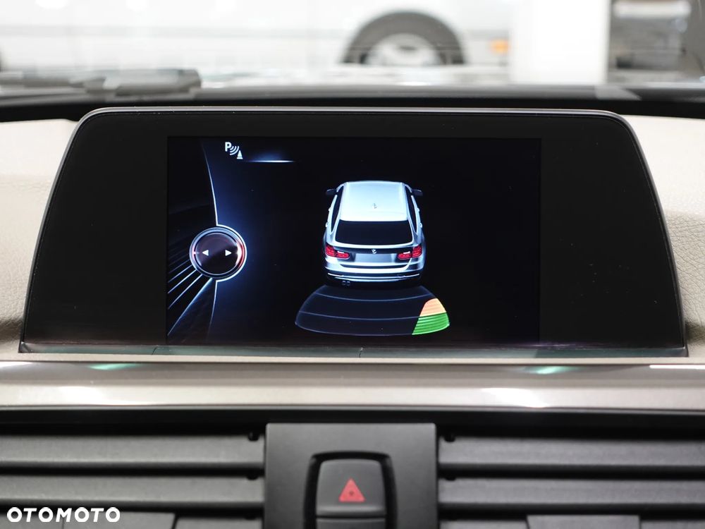 BMW Seria 3 320d xDrive Modern Line - 32
