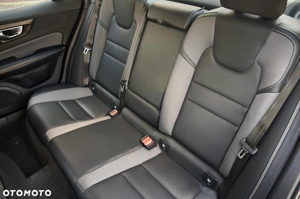 Volvo S60 T4 Geartronic RDesign - 29
