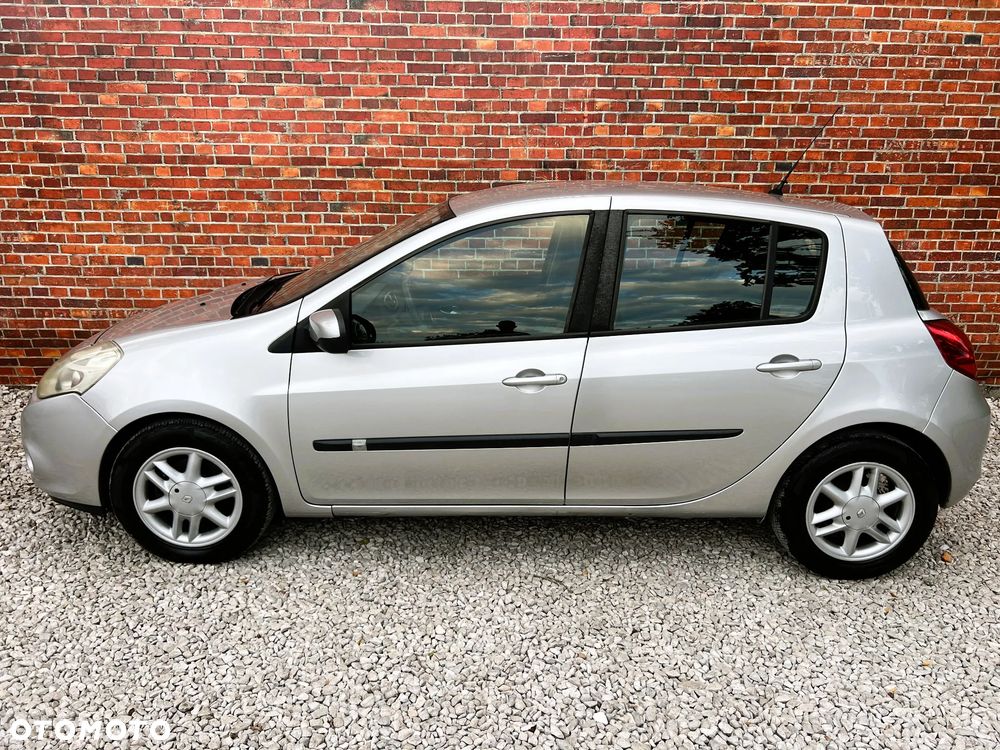 Renault Clio - 37