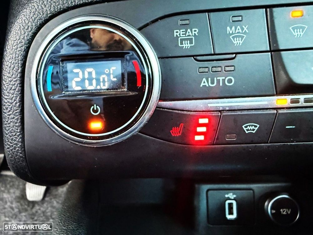 Ford Focus SW 1.5 TDCi EcoBlue Business - 17