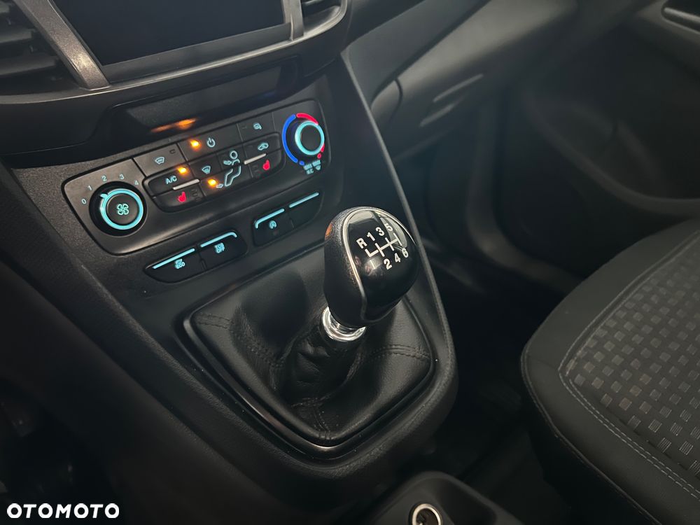 Ford Transit Connect - 32