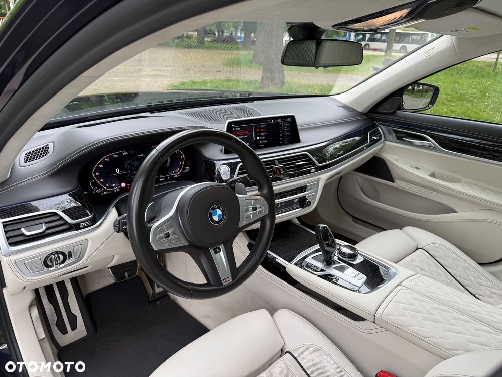 BMW Seria 7 750Li xDrive sport - 17